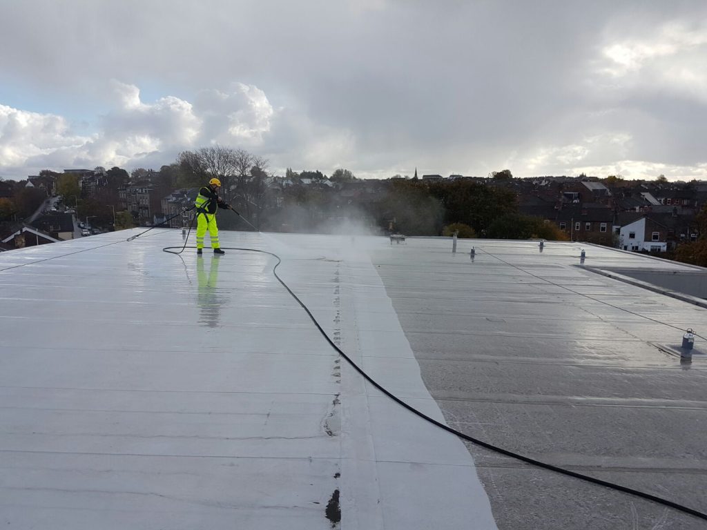 roof cleaning 